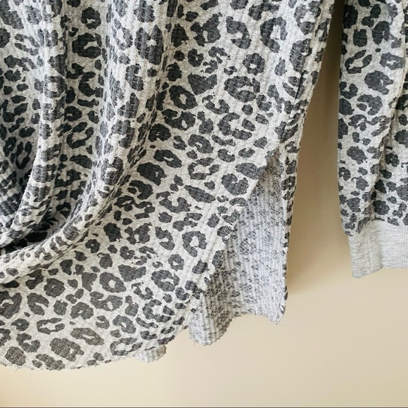 Z Supply Leopard Print Long Sleeve Top Gray Sz Small - Picture 5 of 9